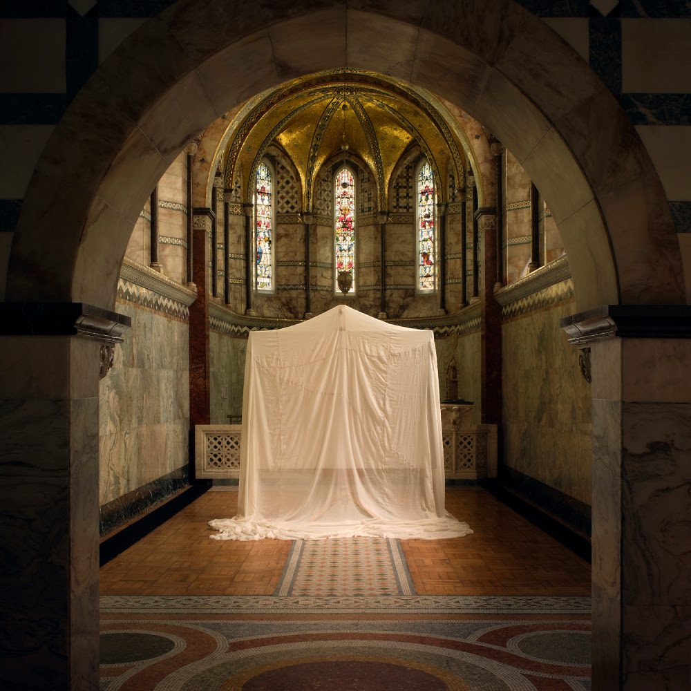 Miwa Komatsu Live Painting Event at Fitzrovia Chapel: A Fusion of Tradition and Modernity |  NFT CULTURE |  NFT News |  Web3 culture