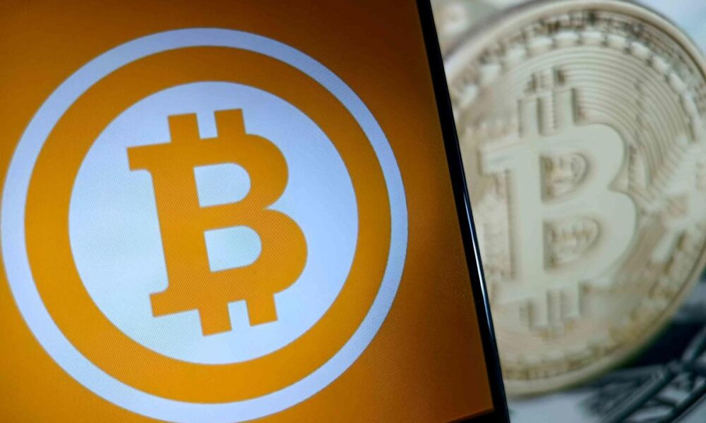 Bitcoin Stabilizes, JPMorgan Expects Rebound in August